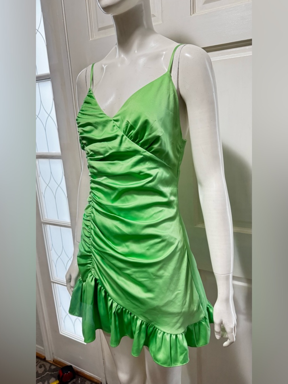 MAJORELLE coquette Bright Green Ruched Ruffle Mini Dress Size Medium A - Picture 11 of 16